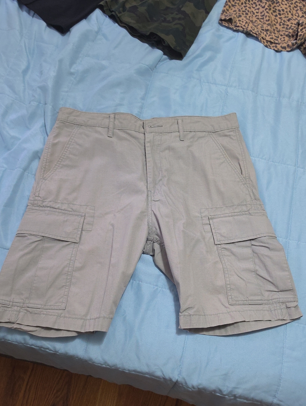 Mens Light Gray Cargo Shorts